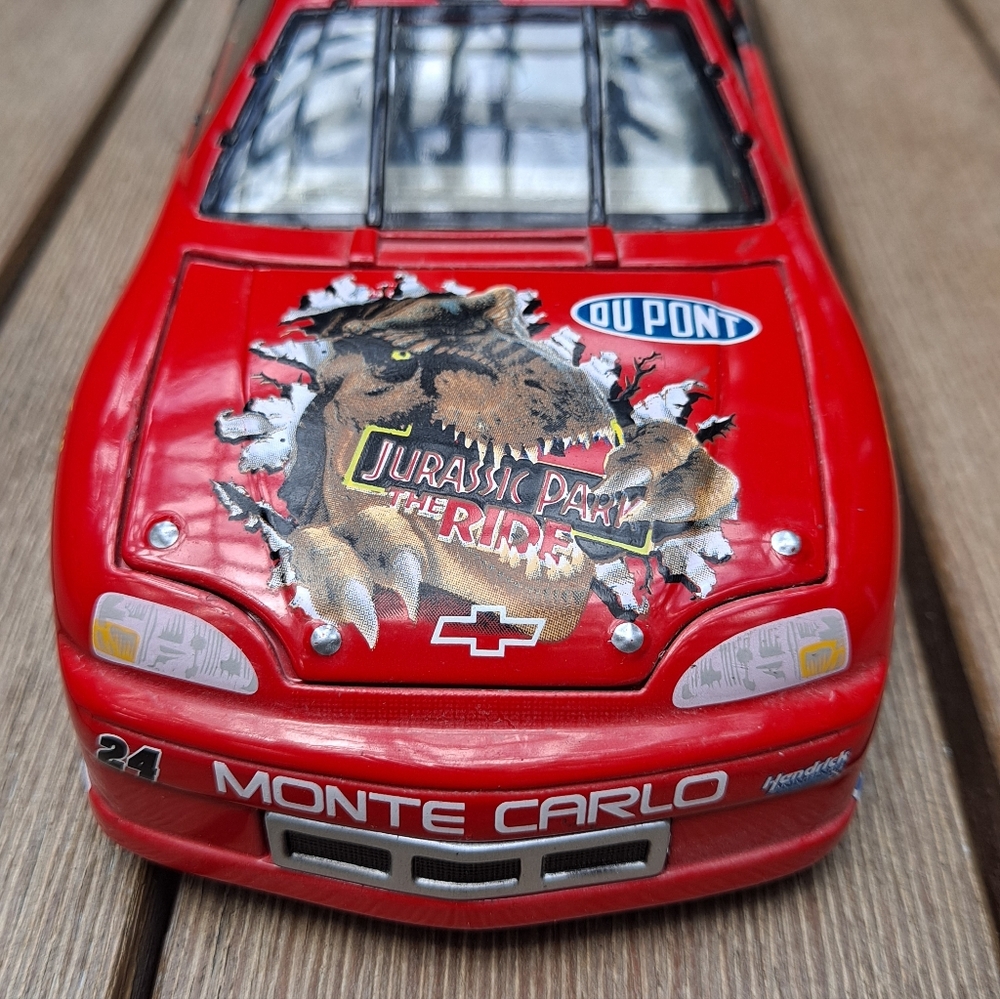 1997 Jurassic Park 1:24 Scale #24 Jeff Gordon Winston Cup Collectible Car - Picture 4 of 8